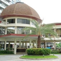 Отель Tivoli Gardens в городе Мандалуонг Сити, Филиппины