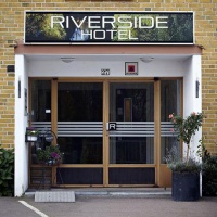 Отель Riverside Hotel & Apartments в городе Енгелхолм, Швеция