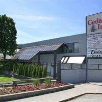 Отель Cedars Inn Hotel & Convention Centre в городе Гибсонс, Канада
