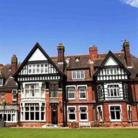 Отель Woodlands Park Hotel в городе Oxshott, Великобритания