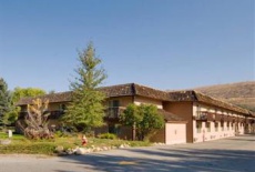 Отель Americas Best Value Cascade Inn Winthrop в городе Уинтроп, США