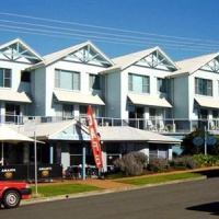 Отель Breakers Apartments Mollymook в городе Моллимук, Австралия