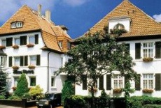 Отель Hotel Haus Moers Bad Salzuflen в городе Бад-Зальцуфлен, Германия