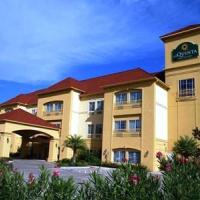 Отель La Quinta Inn & Suites Port Arthur в городе Порт-Артур, США
