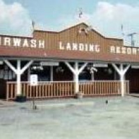 Отель Burwash Landing Resort в городе Бурвош Лендинг, Канада