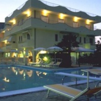 Отель Hotel Rivadoro в городе Мартинсикуро, Италия