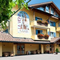 Отель Hotel Garni La Vigna B&B в городе Сан-Микеле-алл’Адидже, Италия
