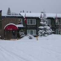 Отель Driftwood Inn Banff в городе Банф, Канада