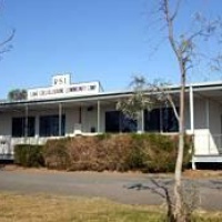 Отель Lake Cullulleraine RSL Holiday Park Accommodation Mildura в городе Милдьюра, Австралия