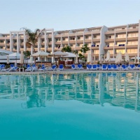 Отель DB Seabank Resort + Spa в городе Меллиеха, Мальта