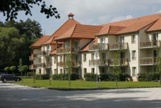 Отель Residhotel Golf Garden Residence Beaune Levernois в городе Сен-Мари-ла-Бланш, Франция