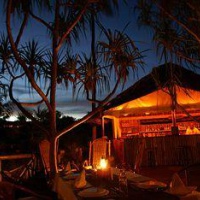 Отель Sanctuary Saadani River Lodge в городе Мангапвани, Танзания
