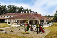 Отель Aliotel в городе Казер-Сюр-Л'Адур, Франция