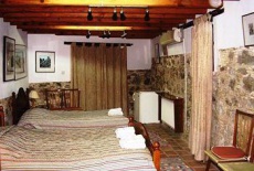 Отель AVLI Traditional Holiday Houses Nicosia в городе Lythrodhondas, Кипр