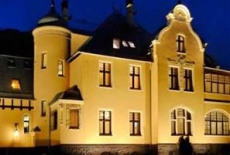 Отель Villa Elise Park Pension в городе Строне-Слёнске, Польша