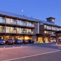 Отель BEST WESTERN PLUS The Westerly Hotel & Convention Centre в городе Кортеней, Канада