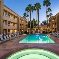 Отель Courtyard Palm Springs в городе Палм-Спрингс, США