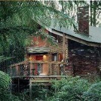 Отель Woodlands Rainforest Retreat в городе Нарбетонг, Австралия