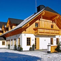 Отель Almhotel Edelweiss в городе Пихль-Пройнег, Австрия