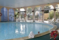 Отель Holiday Inn Velizy в городе Велизи-Вилакубле, Франция