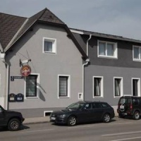 Отель Pension Casa Topolino в городе Винер-Нойштадт, Австрия