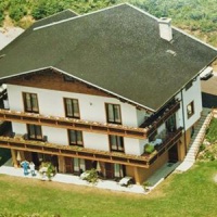 Отель Ferienwohnungen Pirker в городе Дробболах-ам-Фаакер Зее, Австрия