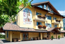 Отель Hotel Garni La Vigna B&B в городе Сан-Микеле-алл’Адидже, Италия
