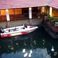 Отель Punamada Lake Resort Alleppey в городе Аллеппи, Индия