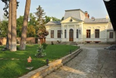 Отель Polizu Manor в городе Harlau, Румыния