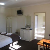 Отель Aussie Settler Motel в городе Квинбеян, Австралия