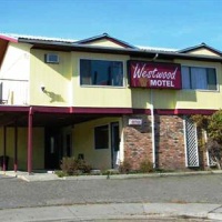 Отель Westwood Motel в городе 100 Майл Хаус, Канада