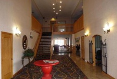 Отель Cardinal Inn & Suites в городе Манси, США