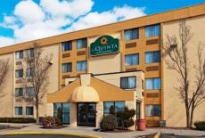 Отель La Quinta Inn & Suites Warwick в городе Уорик, США