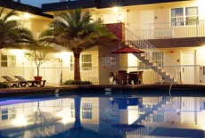 Отель Airways Inn & Suites Miami Springs в городе Хайалиа Гарденс, США