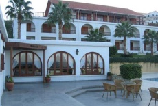Отель Onar Holiday Village в городе Кирения, Кипр