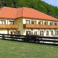 Отель Pensiunea Castania в городе Половраджи, Румыния