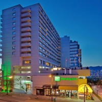 Отель Holiday Inn Broadway Vancouver в городе Ванкувер, Канада