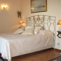 Отель La Locandiera Bed & Breakfast Cagnes-sur-Mer в городе Кань-сюр-Мер, Франция