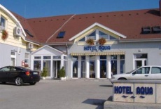 Отель Hotel Aqua Komarom в городе Комаром, Венгрия