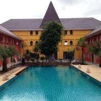 Отель Thada Chateau Hotel в городе Бури Рам, Таиланд