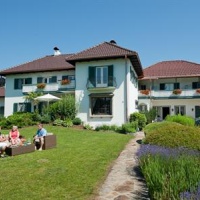 Отель Villa Konstanze в городе Фельден-ам-Вёртер-Зе, Австрия