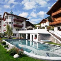 Отель Alpin Garden Wellness Resort в городе Ортизеи, Италия