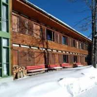 Отель Mountain Lodge в городе Занен, Швейцария