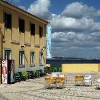 Отель Catalazete - Oeiras Youth Hostel в городе Оэйраш, Португалия