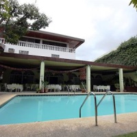 Отель Hotel La Roca в городе Тагбиларан, Филиппины