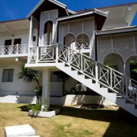 Отель Hibiscus Lodge Hotel в городе Очо-Риос, Ямайка