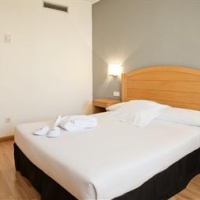 Отель Confortel Romareda в городе Сарагоса, Испания