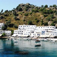 Отель Sifis Hotel & Bistro Cafe в городе Loutro, Греция