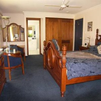 Отель Muscatels at Tamborine Bed and Breakfast в городе Норт-Тамборин, Австралия