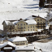 Отель Basis Hostel Churwalden Lenzerheide в городе Курвальден, Швейцария